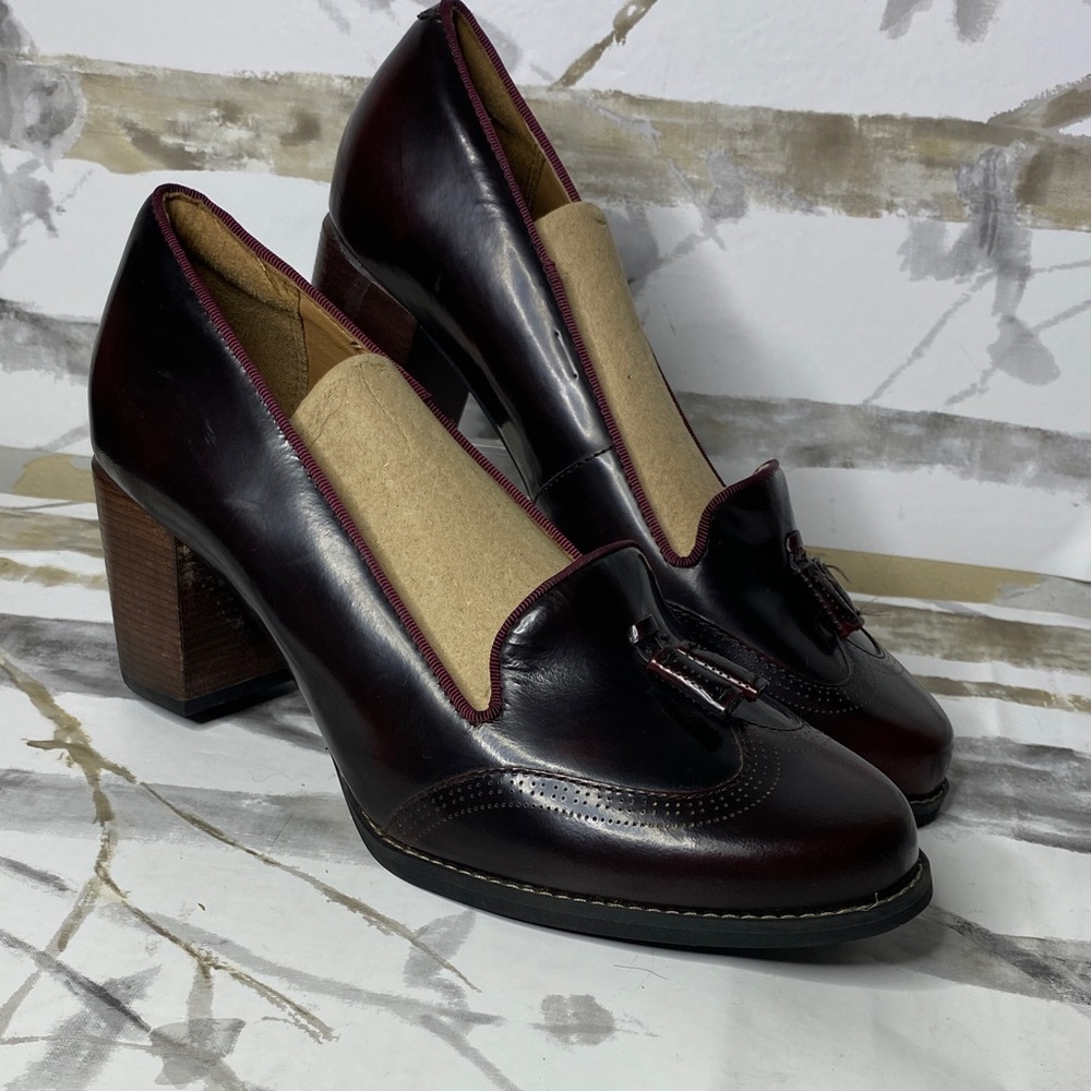 Clarks Women's Burgundy Leather Tassel Loafers
